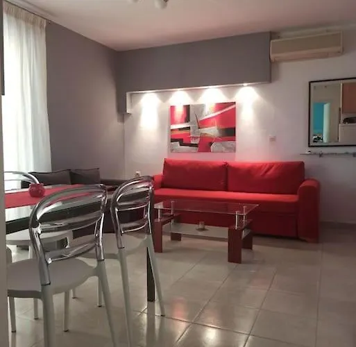 Nancy\'S Home